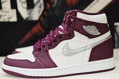 bordeaux jordan 1 retro.